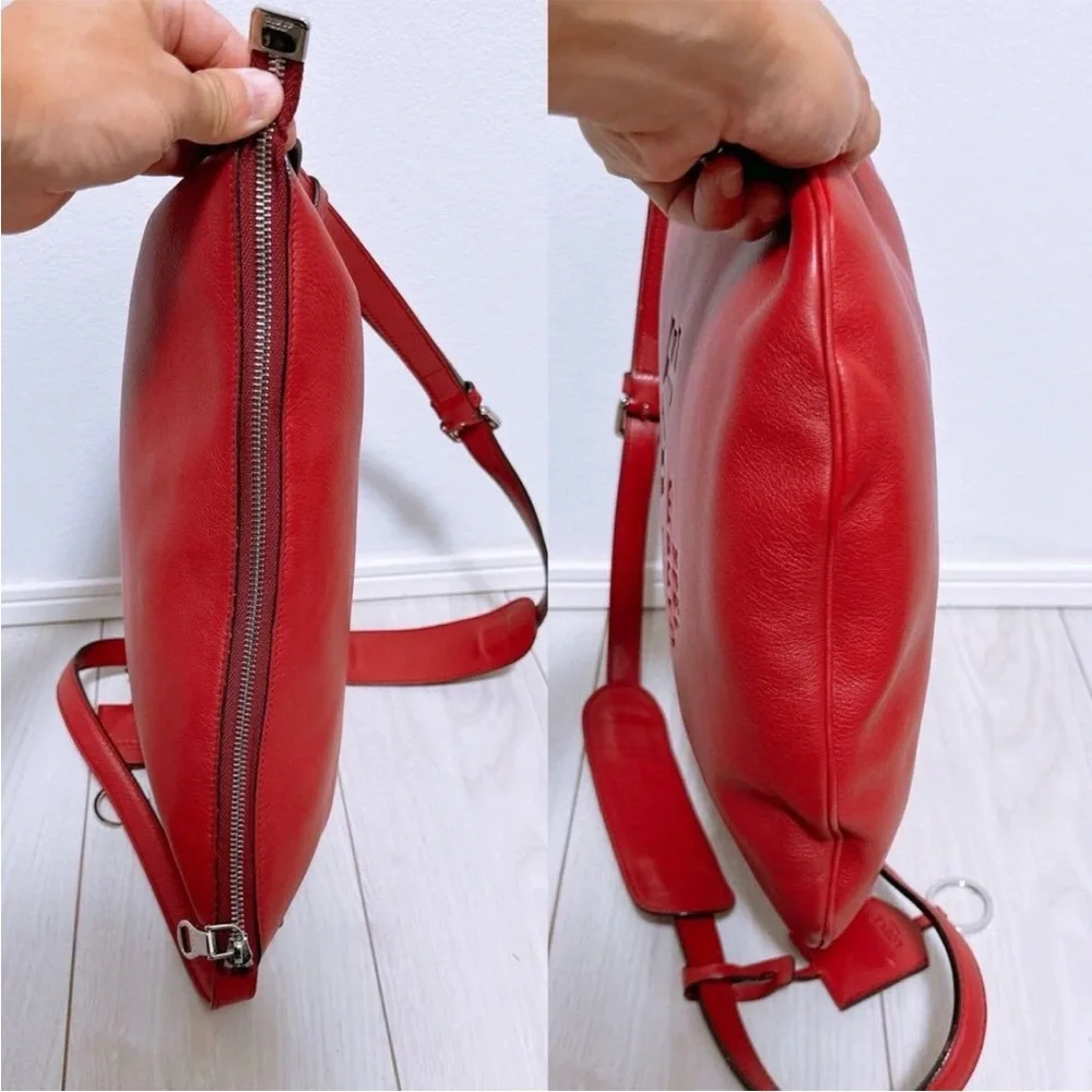 Loewe Red Leather Shoulder Bag - Picture 8 of 13